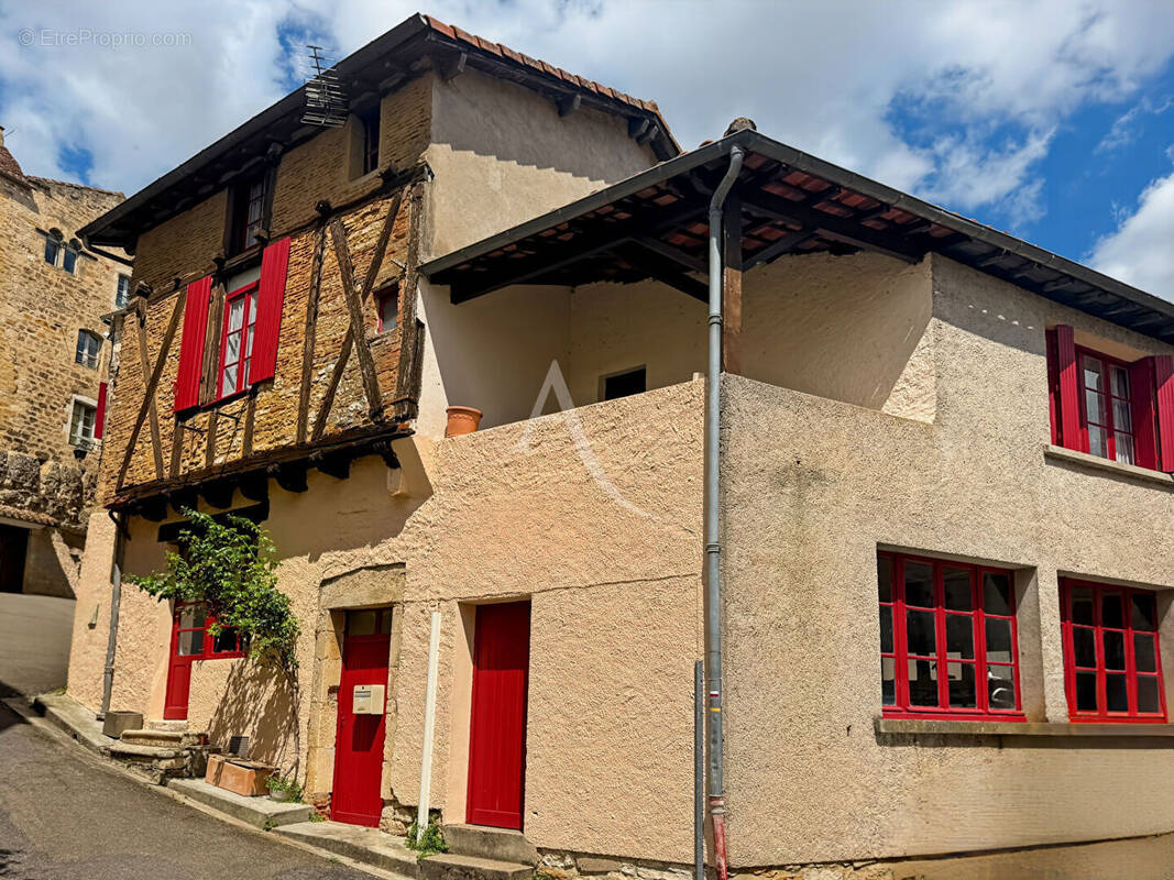 Maison à PUY-L&#039;EVEQUE