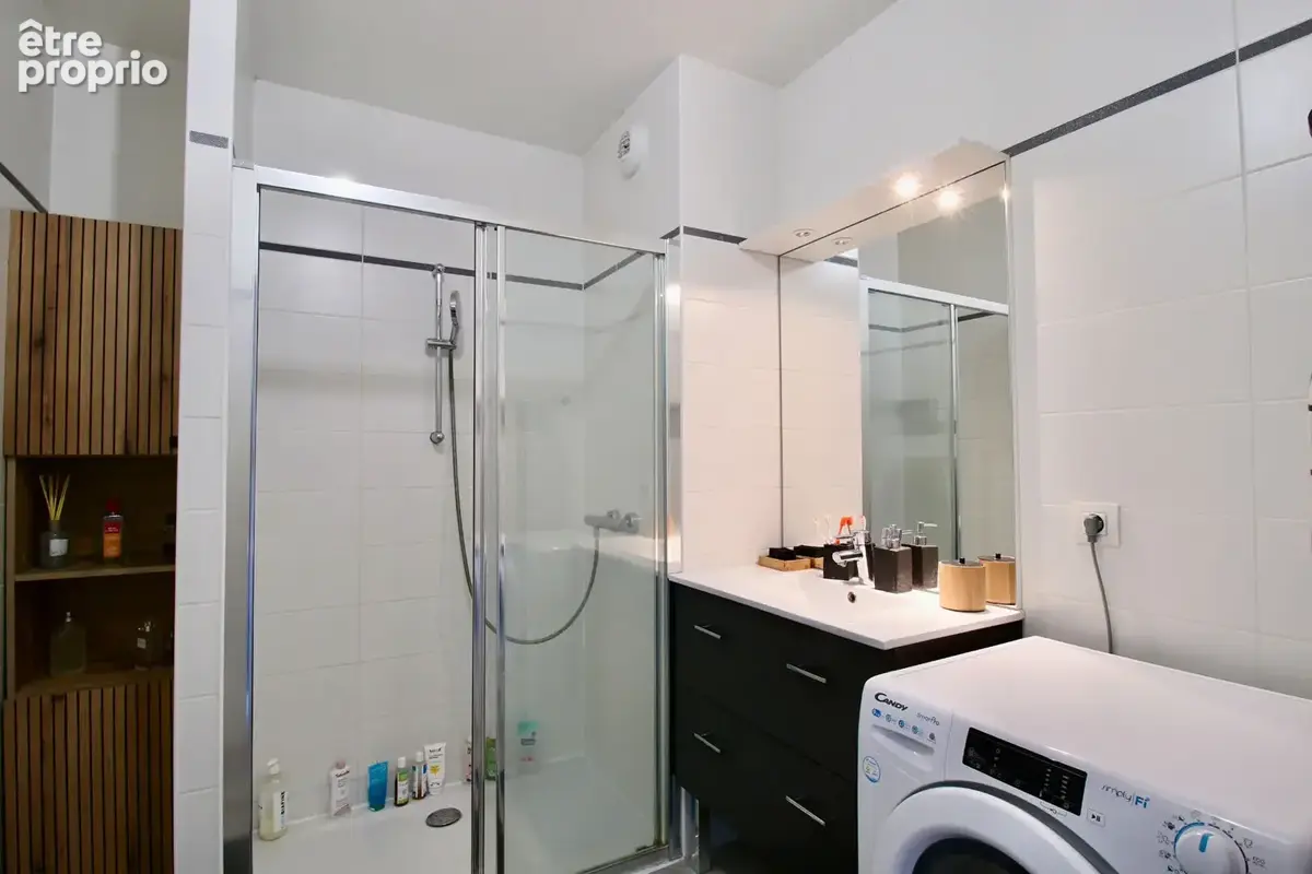 Appartement récent 78m2 avec vue, stationnement et balcon ! - photo 12