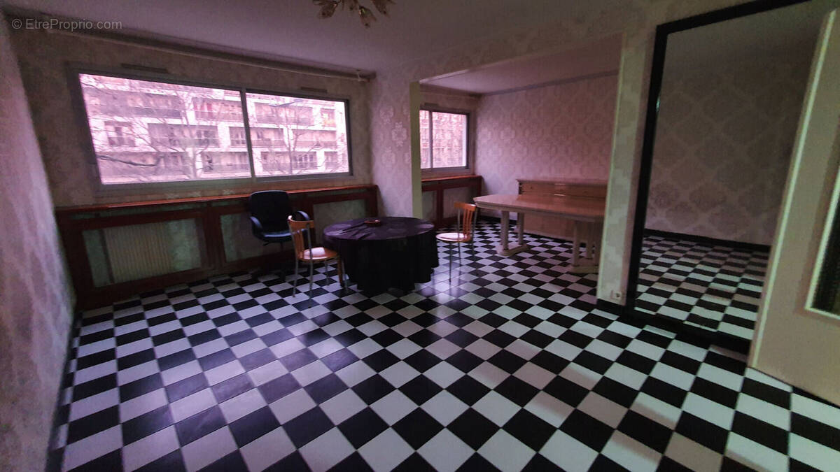 Appartement à AUBERVILLIERS