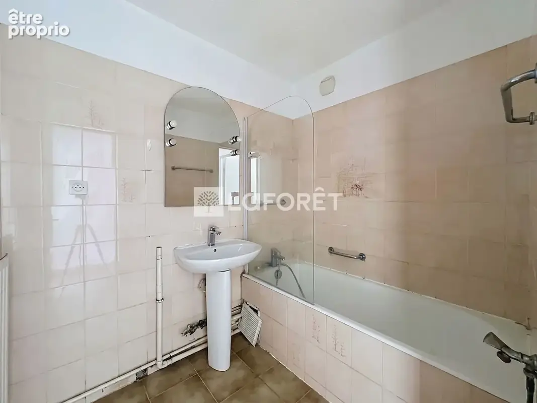 Centre-Ville -T3 traversant 68 m² avec loggia, garage double 30 m² et cave privative - photo 6