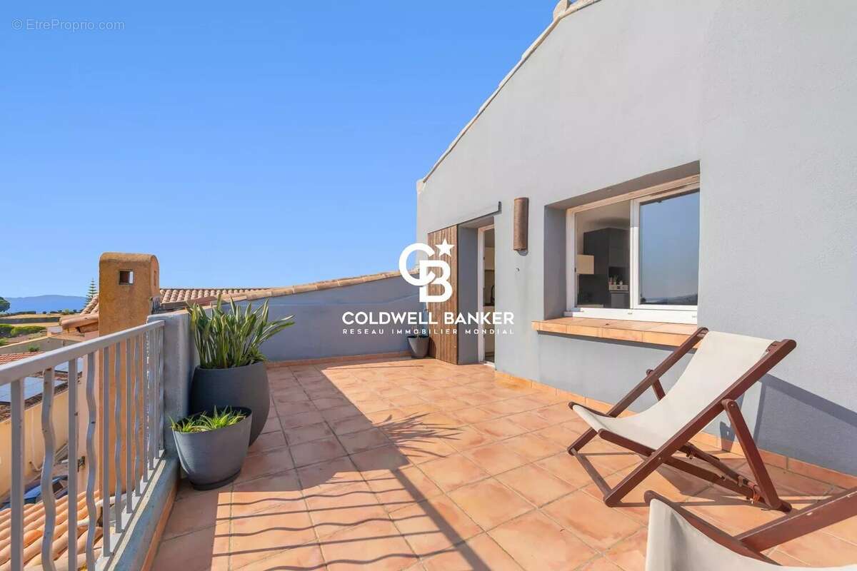 Maison de village vue mer, appartement indépendant avec jardin - 83320 Carqueiranne - photo 5