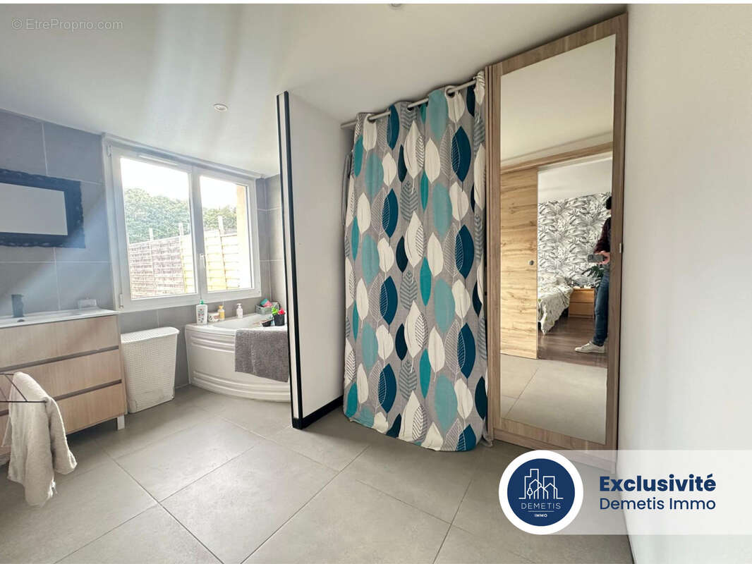 Maison à SAVIGNE-L&#039;EVEQUE