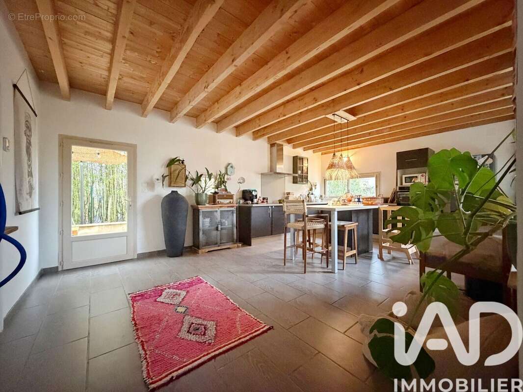 Maison 217 m² à Menesplet  - photo 5