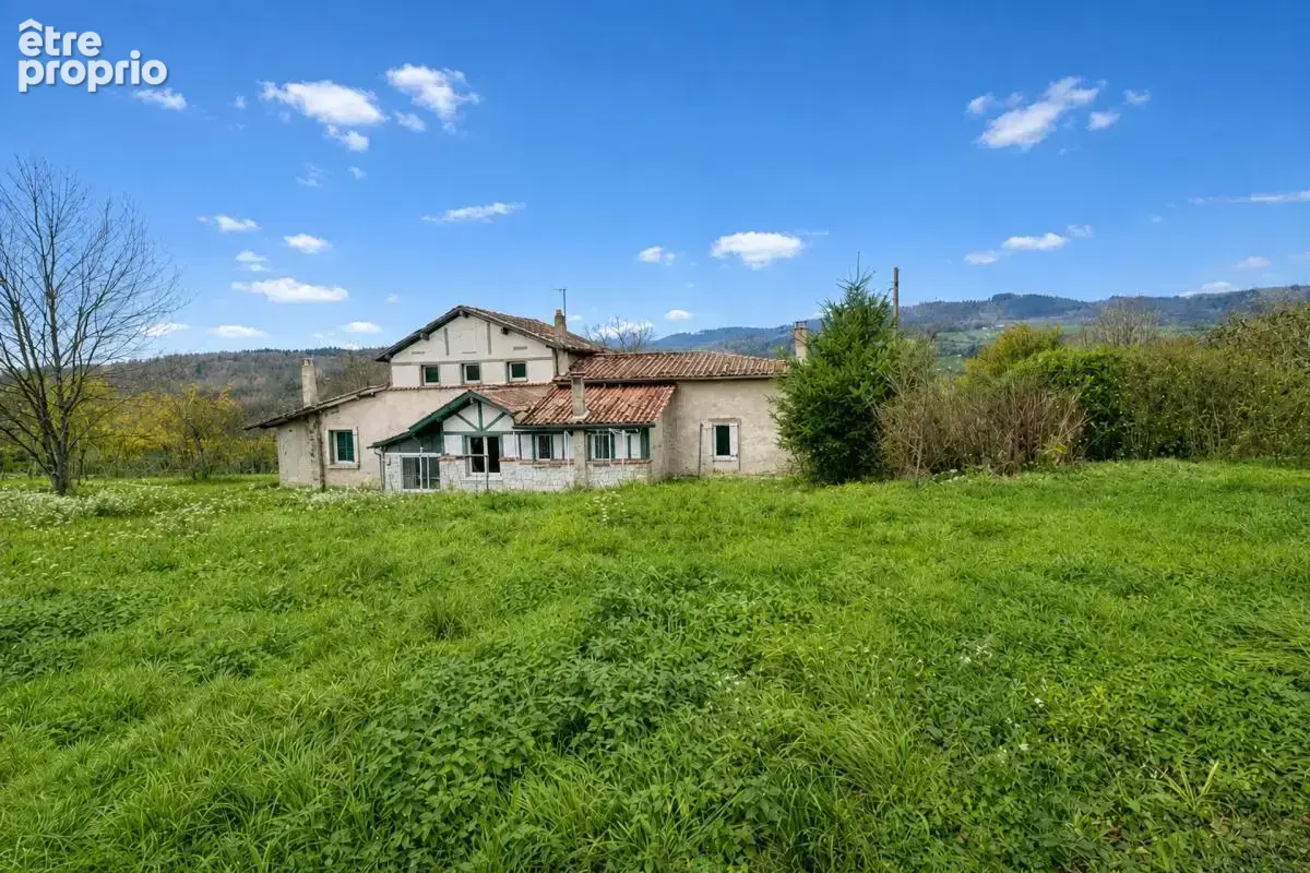 Spacieuse maison 8 pièces à Vollore-Ville - photo 1