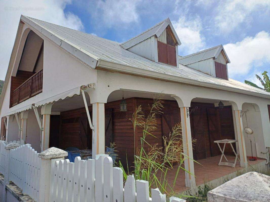 Maison à TERRE-DE-BAS