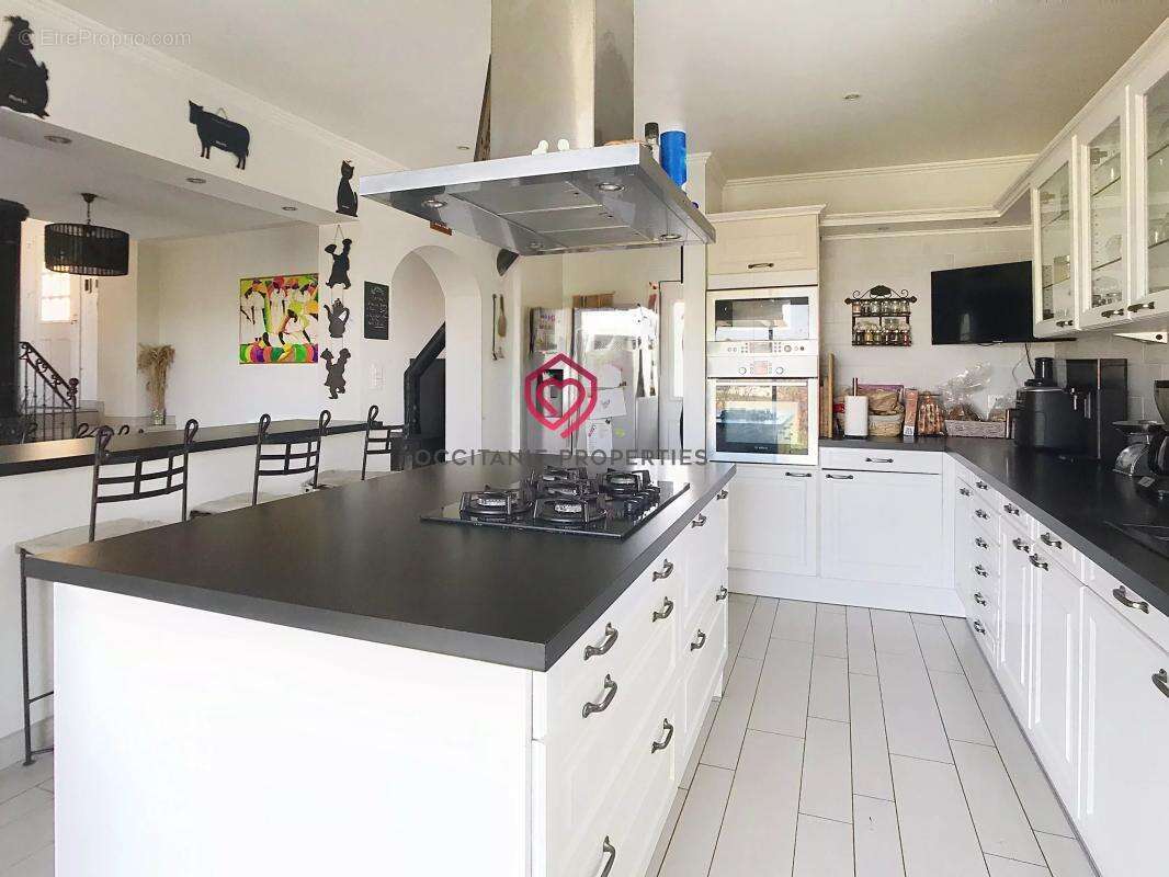 Elégante villa contemporaine avec piscine - photo 3