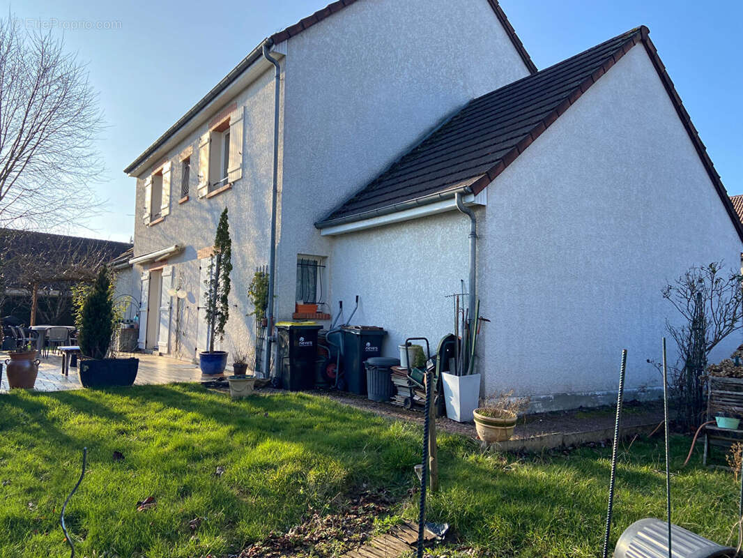 Maison à COULANGES-LES-NEVERS