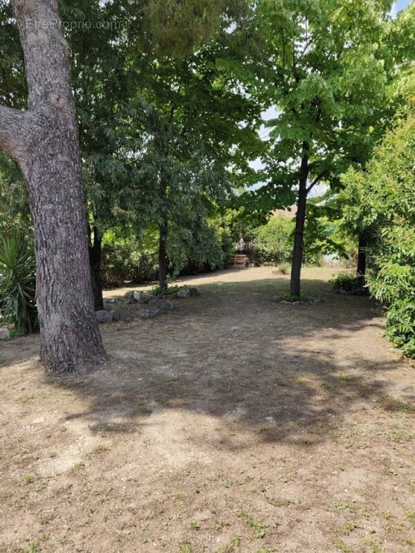 Terrain à CHATEAUNEUF-LES-MARTIGUES