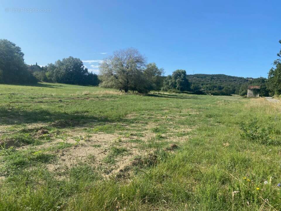 Terrain à MALATAVERNE