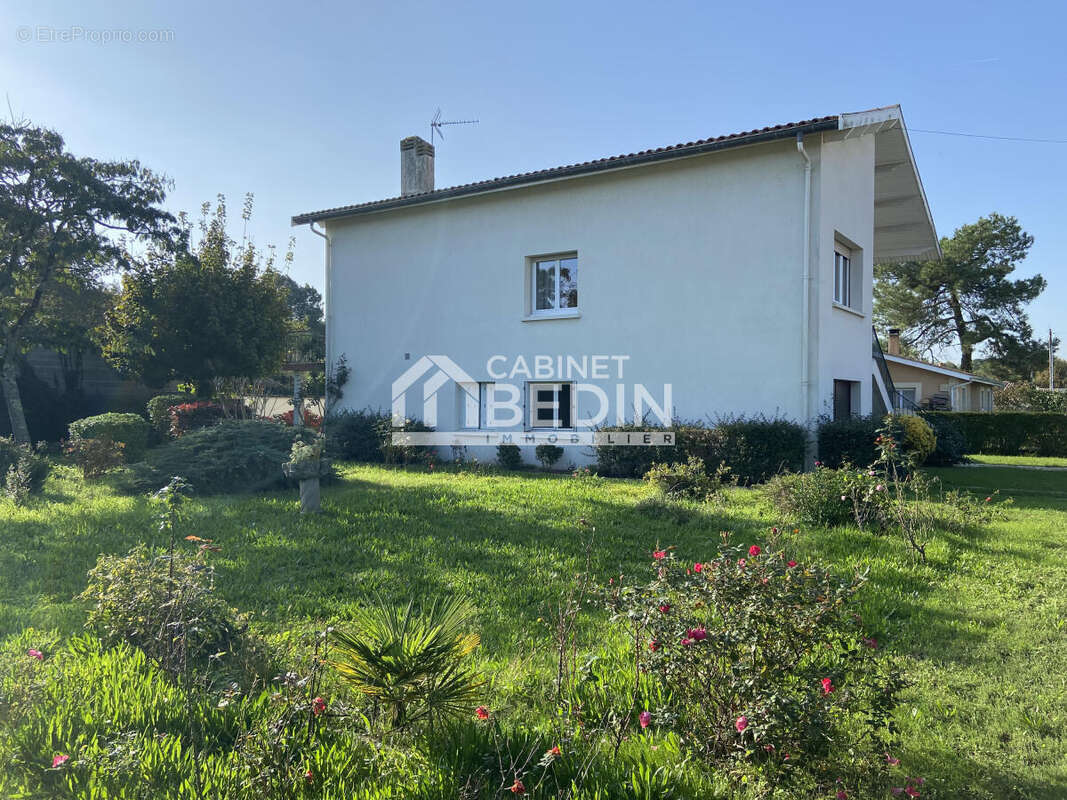 Maison à SAINT-MEDARD-D'EYRANS