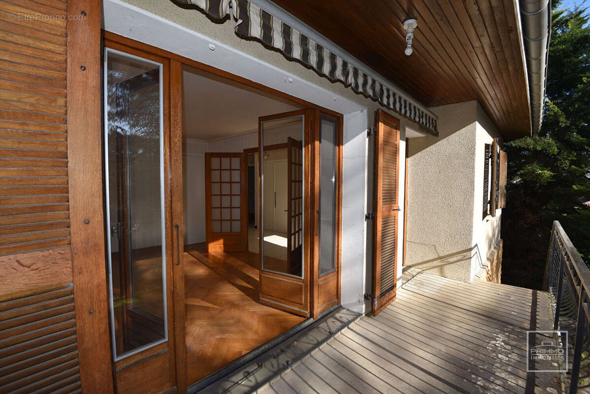 Maison à SAINT-CYR-AU-MONT-D'OR