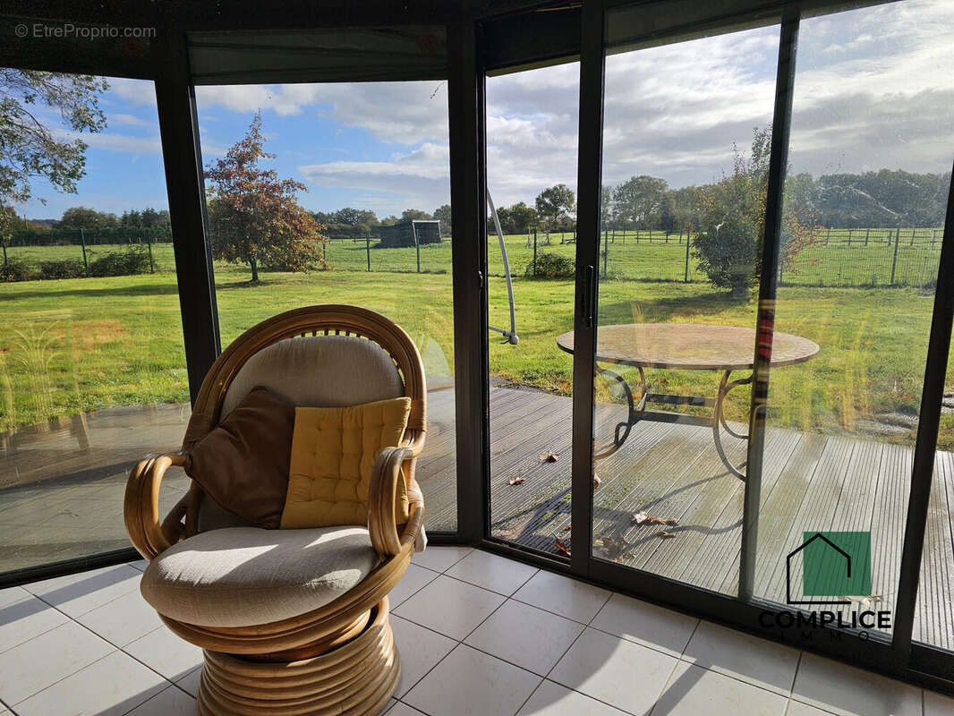 Maison à SAINT-ETIENNE-DE-MONTLUC