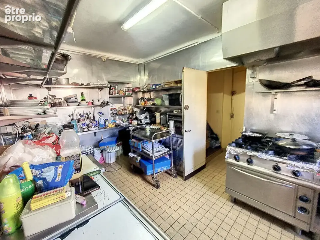 Local commercial avec appartement + maison d'habitation  168 m 2 plus 169.94 m² - photo 3