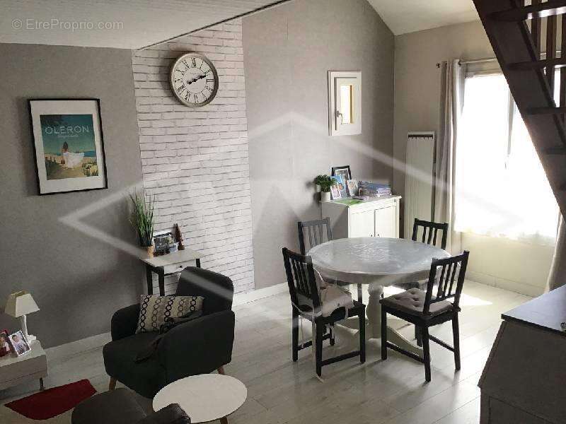 Appartement à COMBS-LA-VILLE