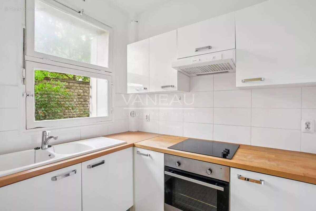 Appartement à PARIS-14E