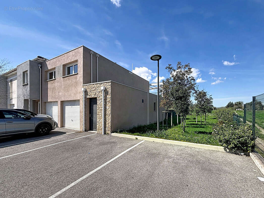 Appartement T3 de 2020, 64,5 m2, terrasse, garage et parking - photo 10