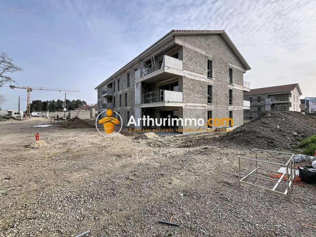 Appartement à VAULX-MILIEU