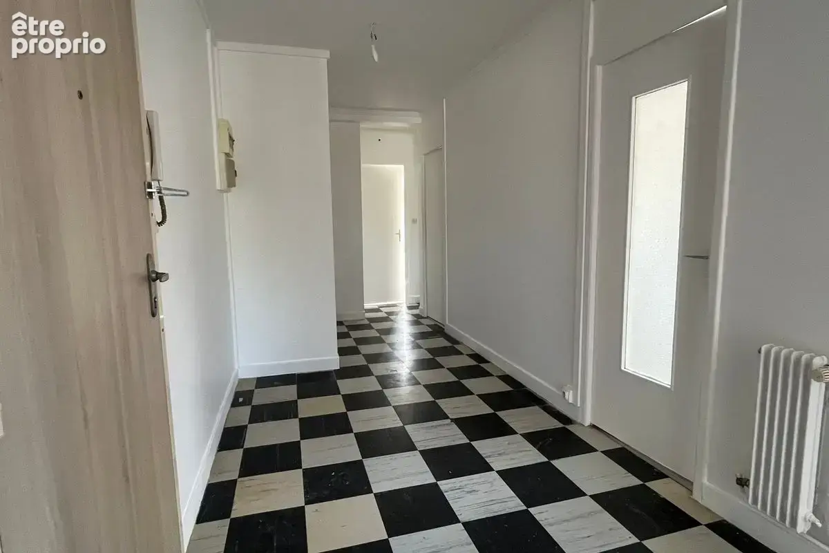 Loches - Appartement T4 - photo 10