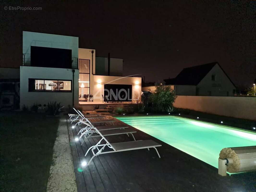 Villa  contemporaine  de  standing  avec  piscine - photo 13