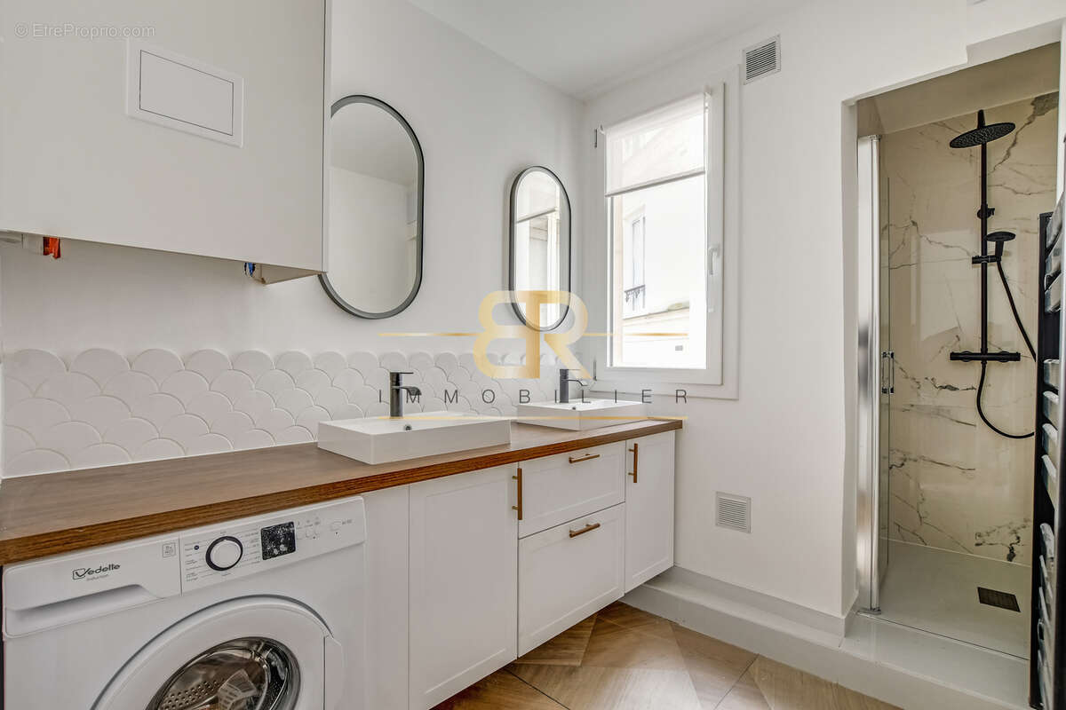 Appartement à PARIS-17E