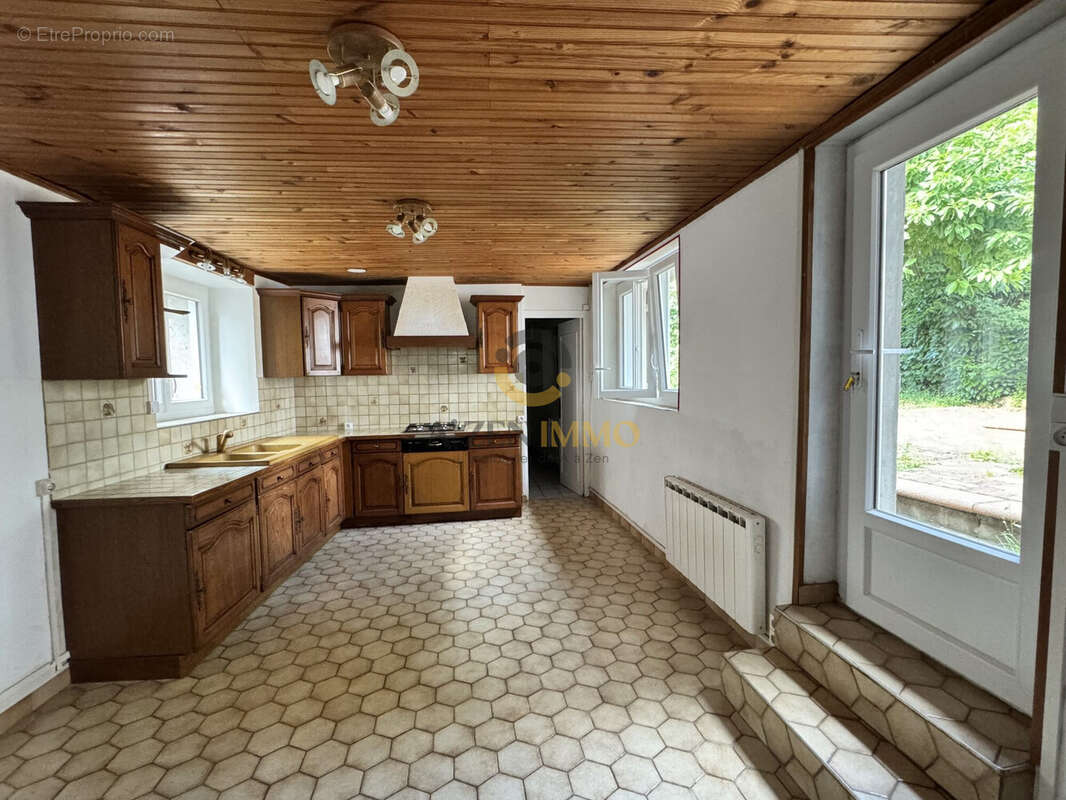 Maison à VERNOUX-EN-GATINE