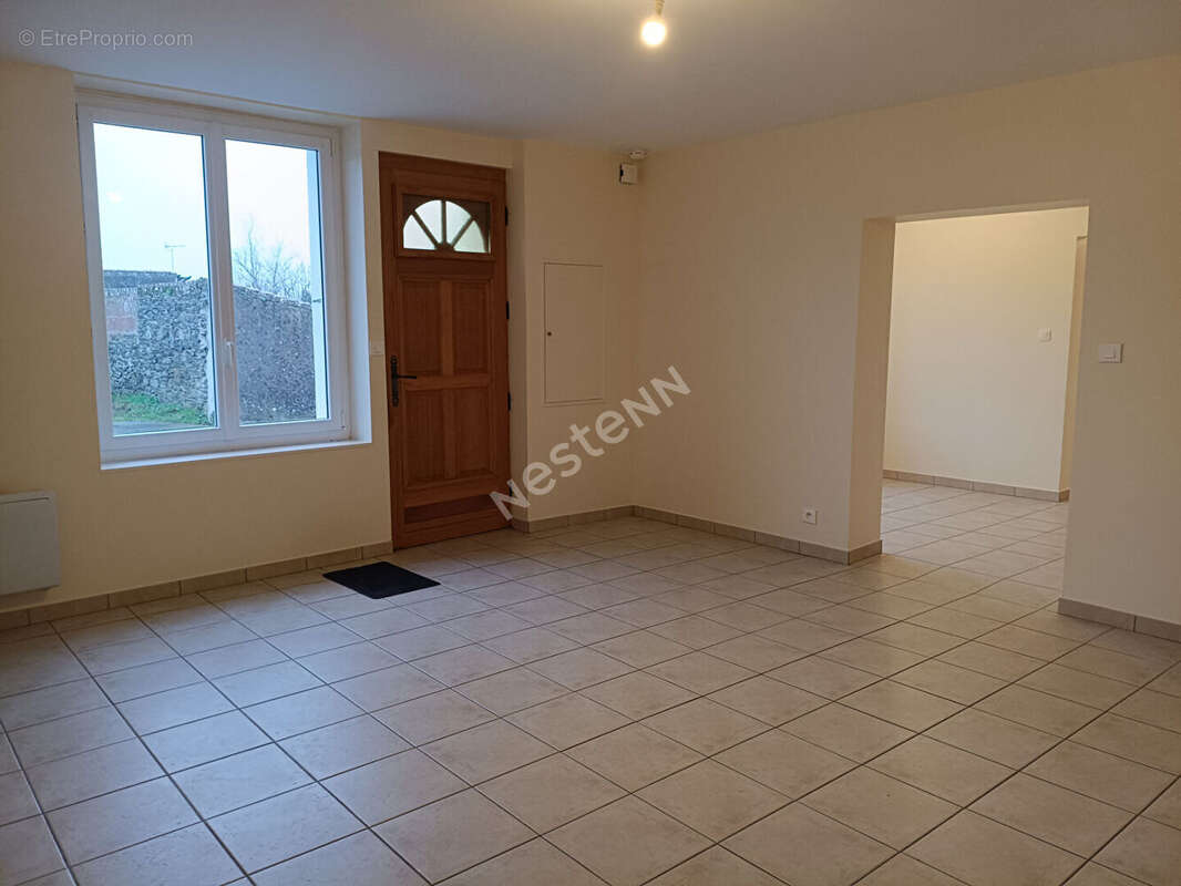 Maison en pierre familiale à vendre dans le bourg de commune de la Chaussaire - photo 7