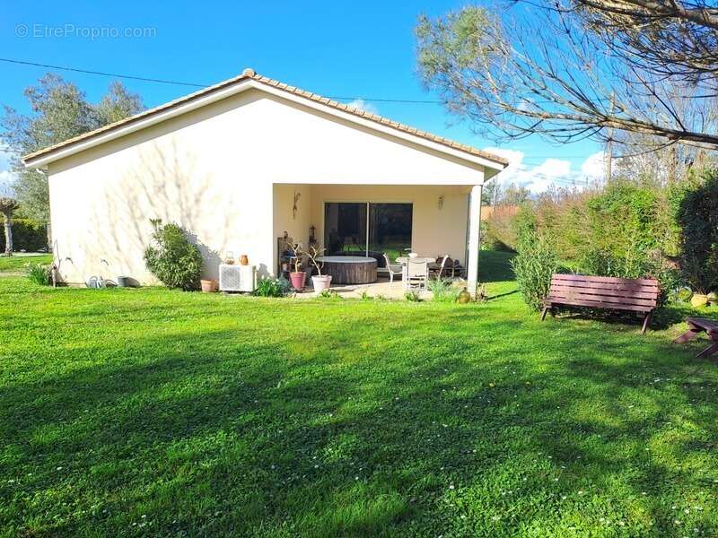 Maison à SAINT-SULPICE-ET-CAMEYRAC