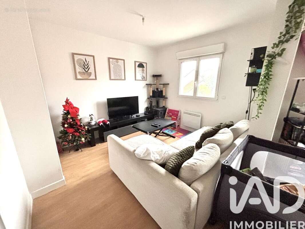 Photo 3 - Appartement à CHANTELOUP-LES-VIGNES