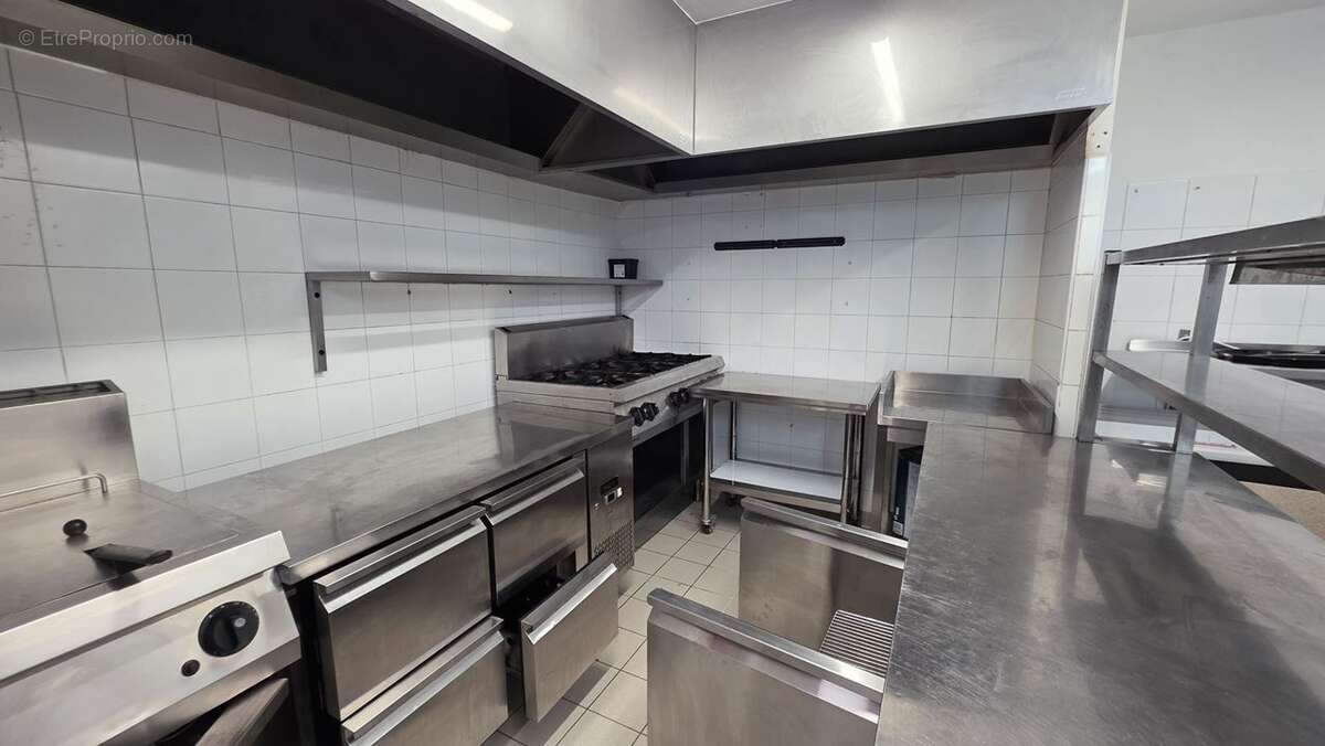 Commerce 120 m² à L'isle-Sur-La-Sorgue  - photo 5