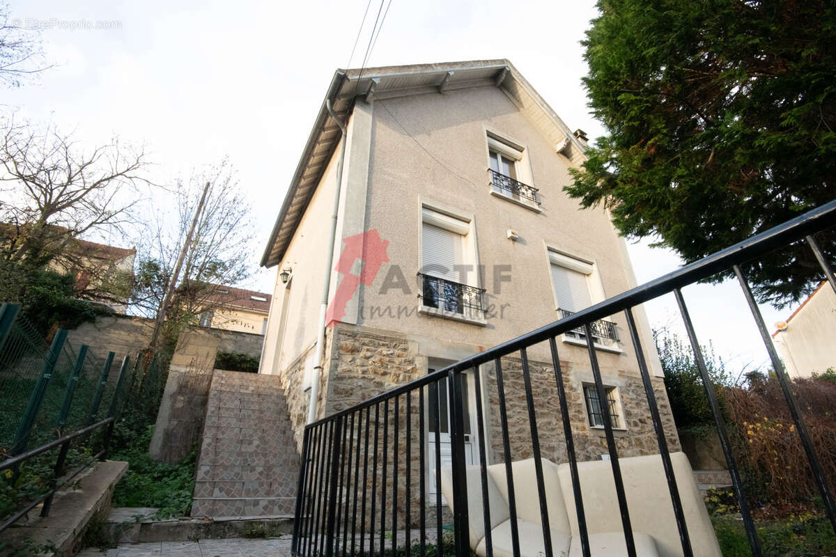 Maison à CORBEIL-ESSONNES