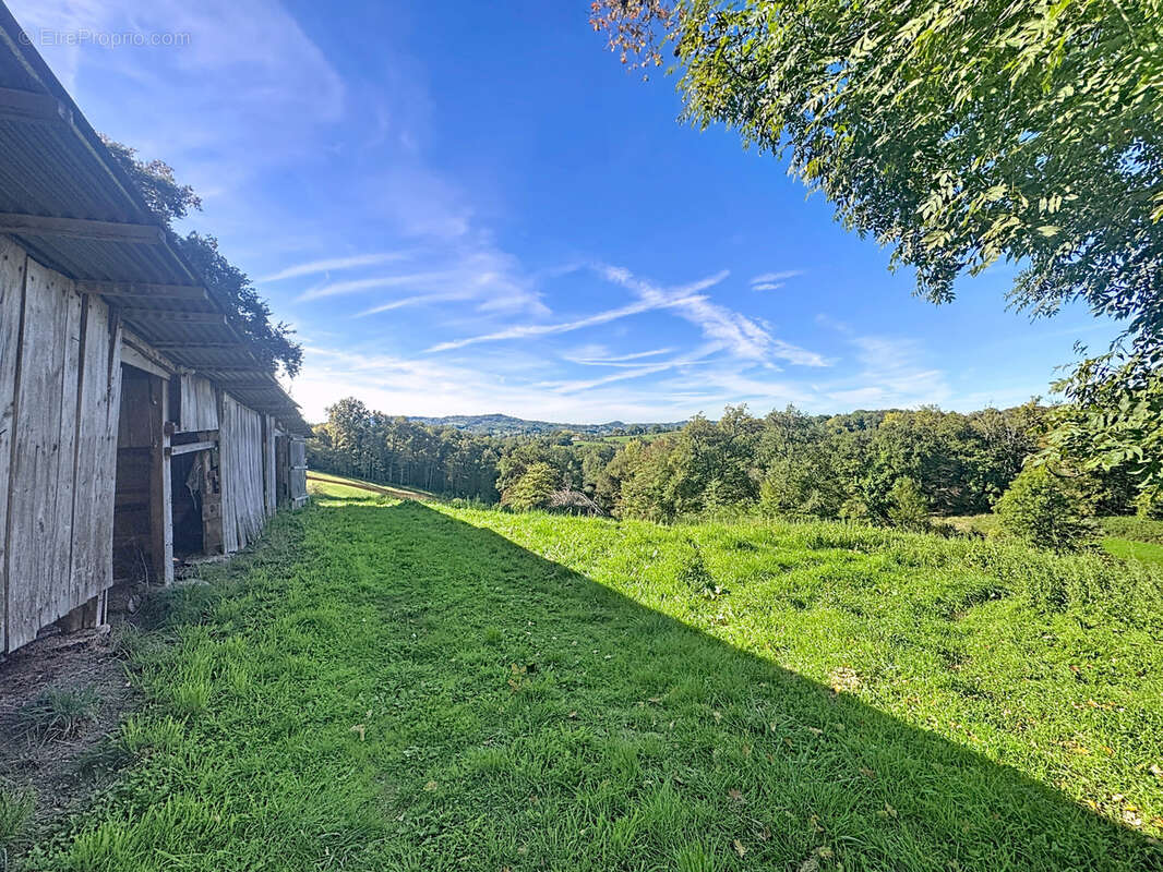 Maison à SAINT-CYR-LA-ROCHE
