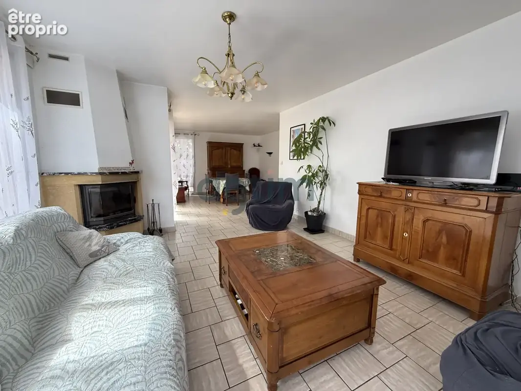 MONTAIGU-VENDEE, plain pied 133m2 hab, 3 ch, bureau, garage, dépendance, 803m2 terrain - photo 2