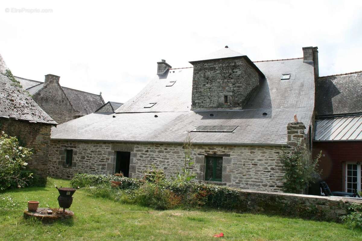 Maison à SAINT-SERVANT