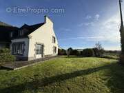 Maison à SAINT-FREGANT