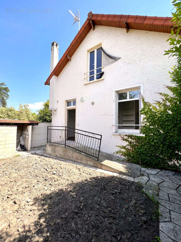 Maison à LE BLANC-MESNIL