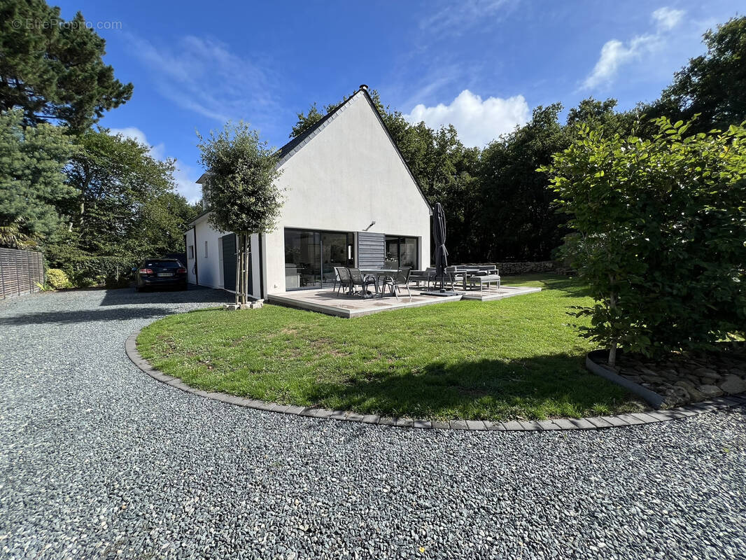 Maison à LARMOR-BADEN