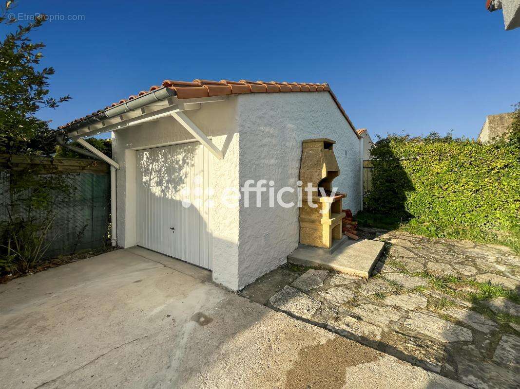 Maison à VAUX-SUR-MER