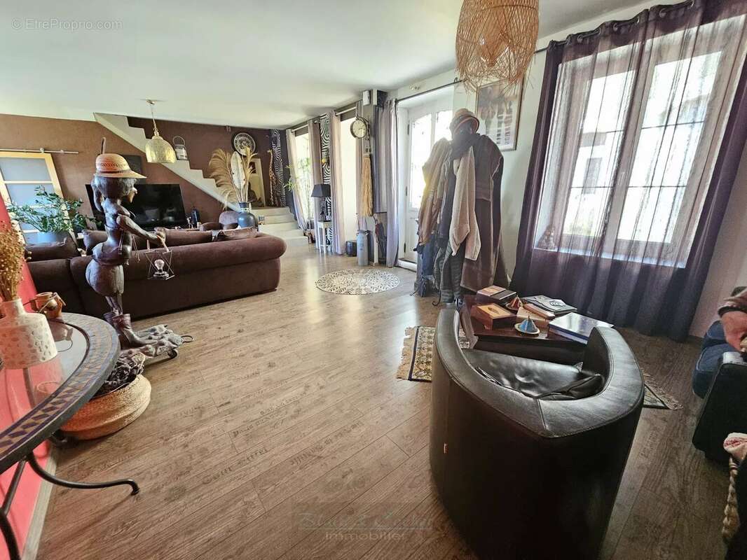 Maison à FERRIERES-EN-GATINAIS