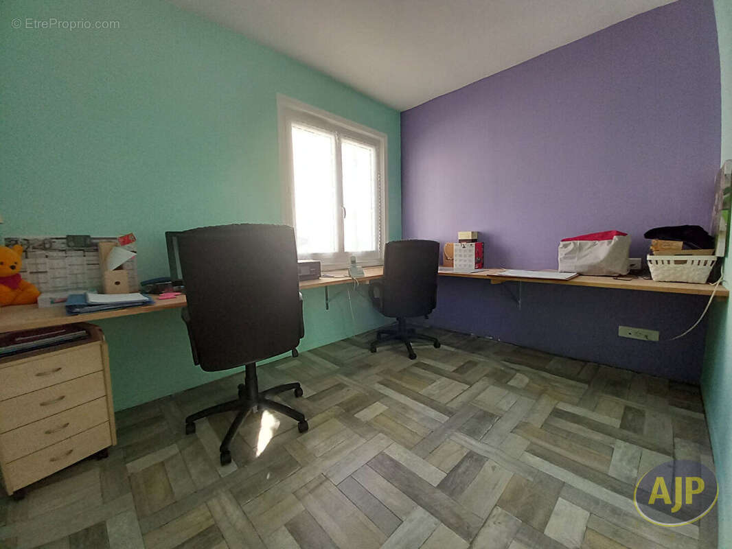 Maison mitoyenne sur la commune de Saint-Estèphe ! - photo 11