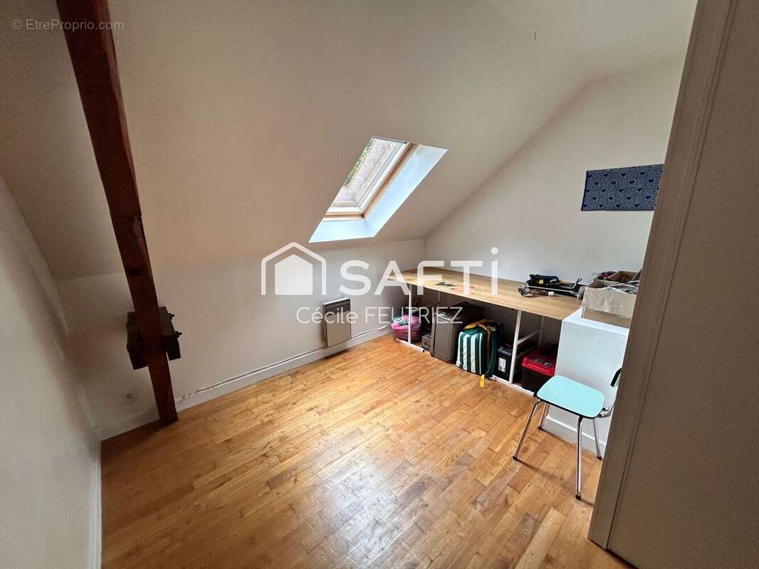 Maison 88 m² à Saint-Yrieix-Le-Dejalat  - photo 5