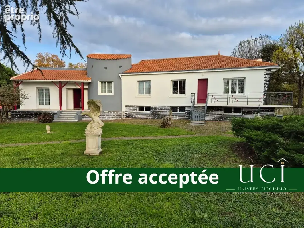 Maison à LEGE