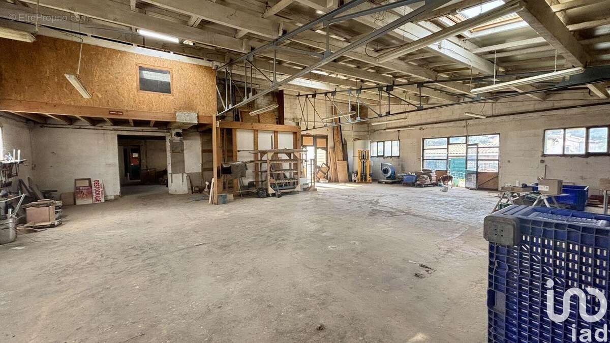 Photo 8 - Commerce à SAINT-ETIENNE-DE-FONTBELLON