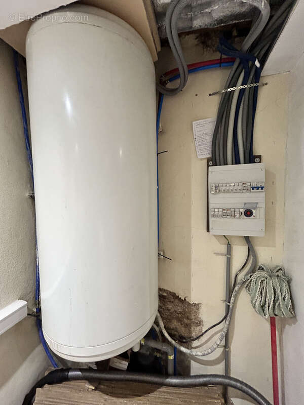 Maison à SAINT-QUENTIN-LA-POTERIE