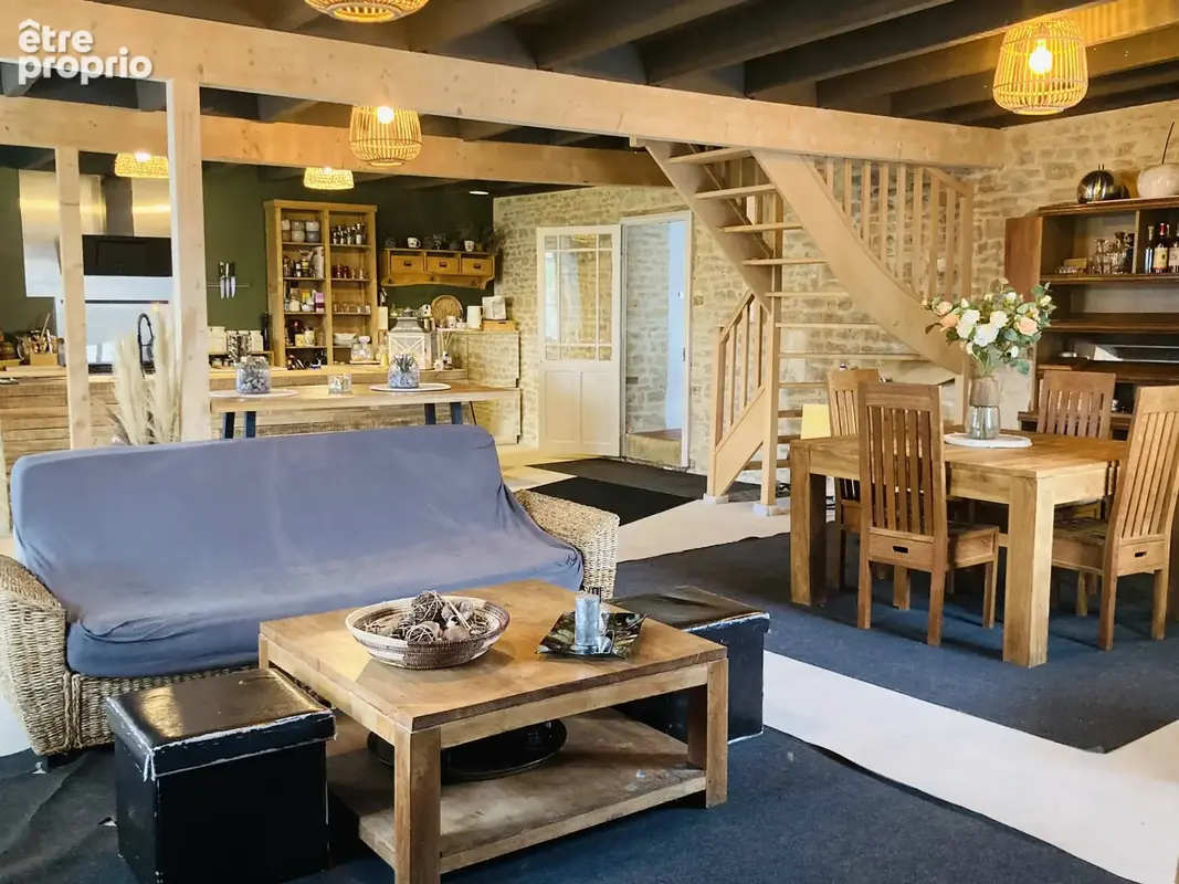 Maison en Pierre de Caractère Rénovée avec Grand Jardin et Potentiel d'aménagement - photo 5