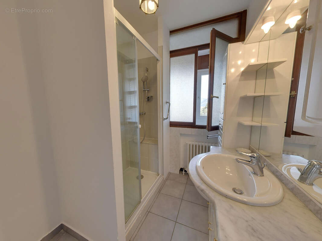 Appartement à ECHIROLLES