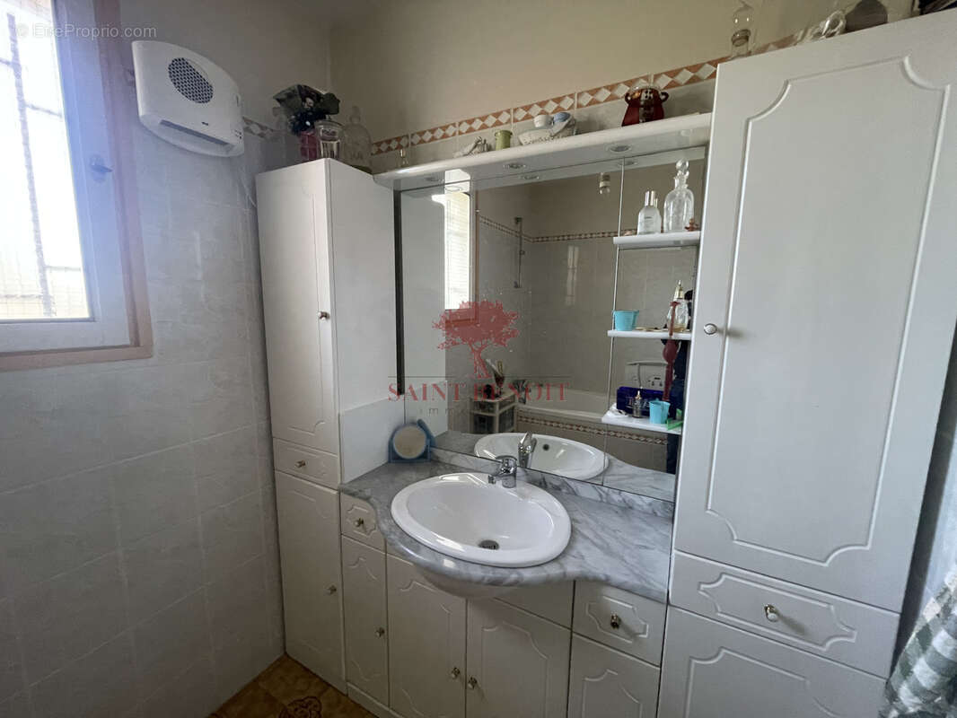 Villa de type t6 avec une piscine sur une parcelle de 5770m2 - photo 11