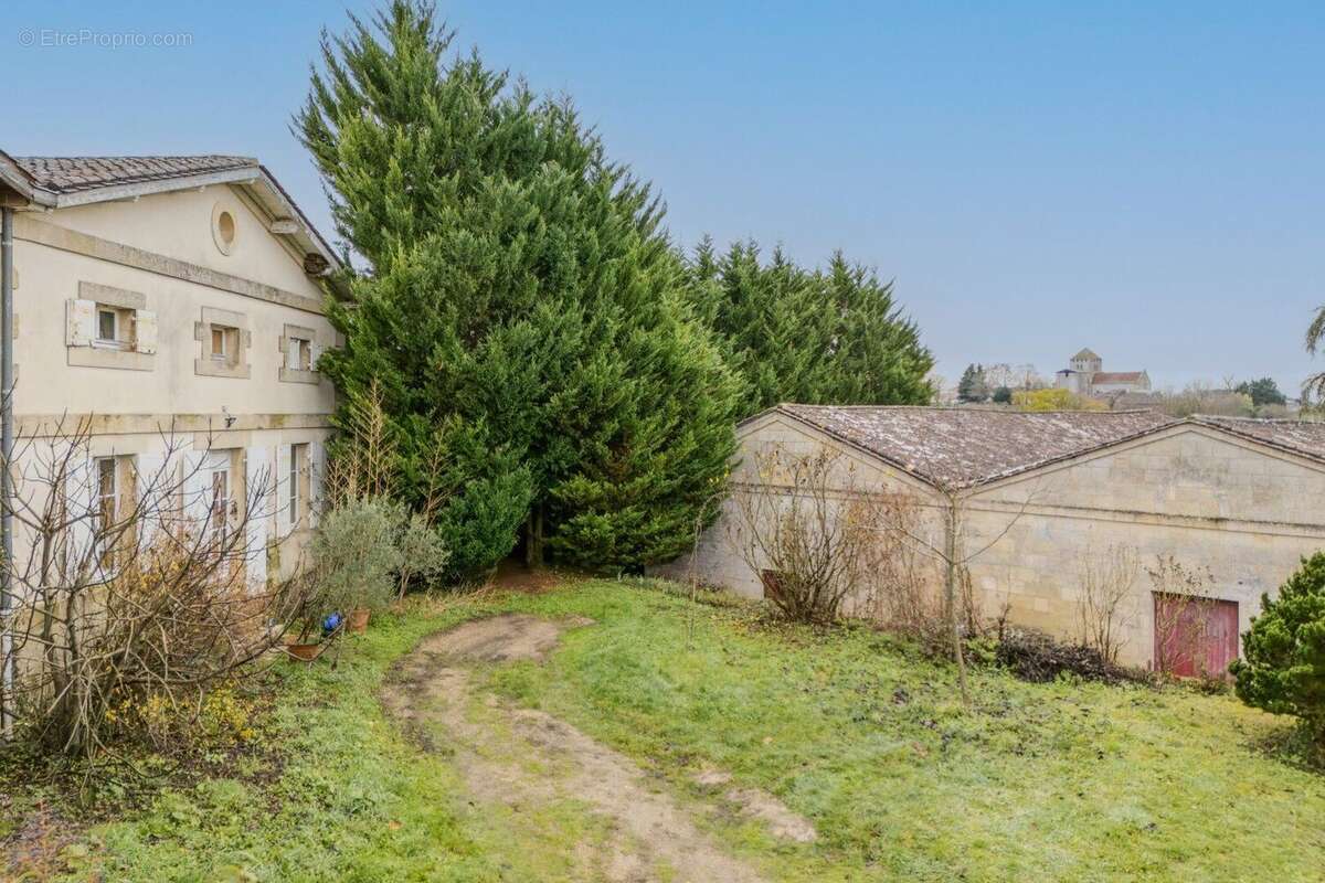 Élégance et héritage un château d'exception au coeur d'un vignoble classé - photo 4