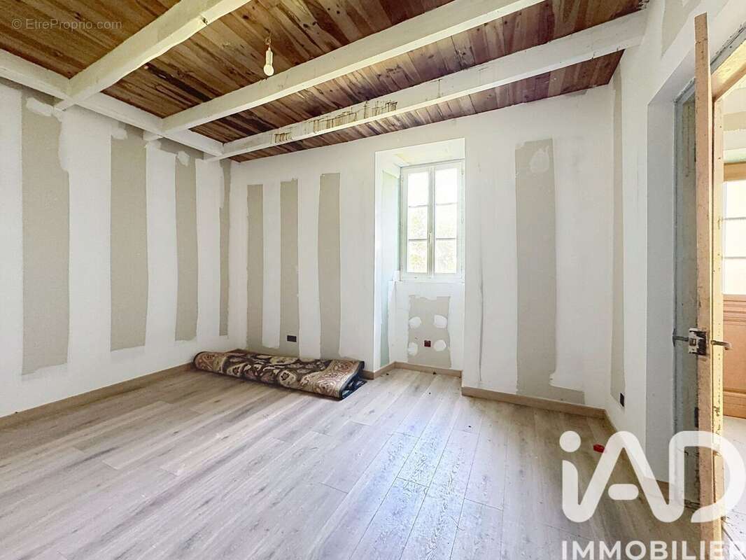Maison 101 m² à Condeon  - photo 8