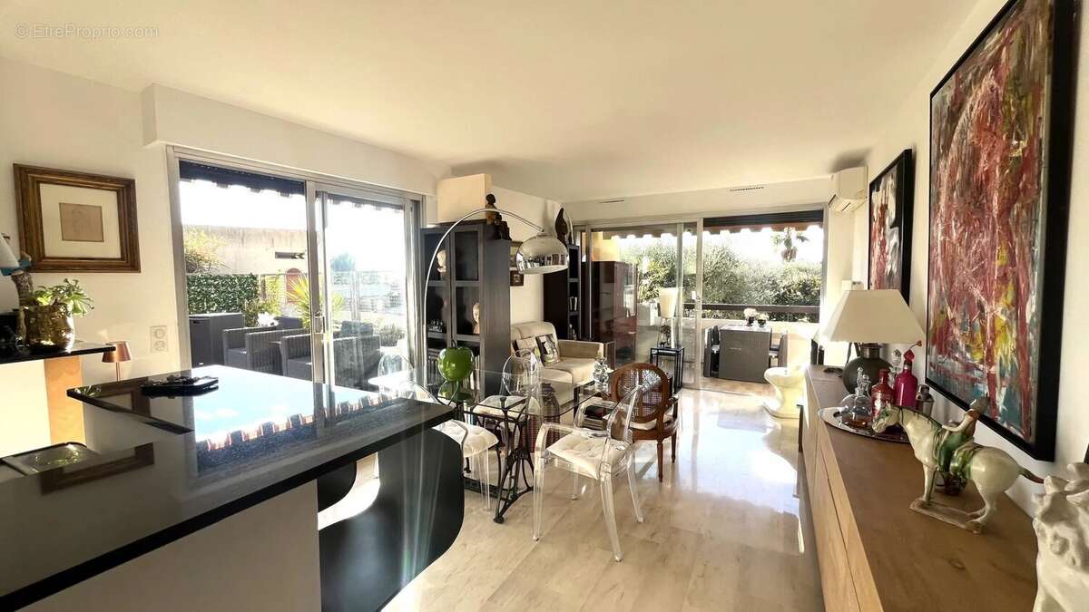 Appartement à LE CANNET