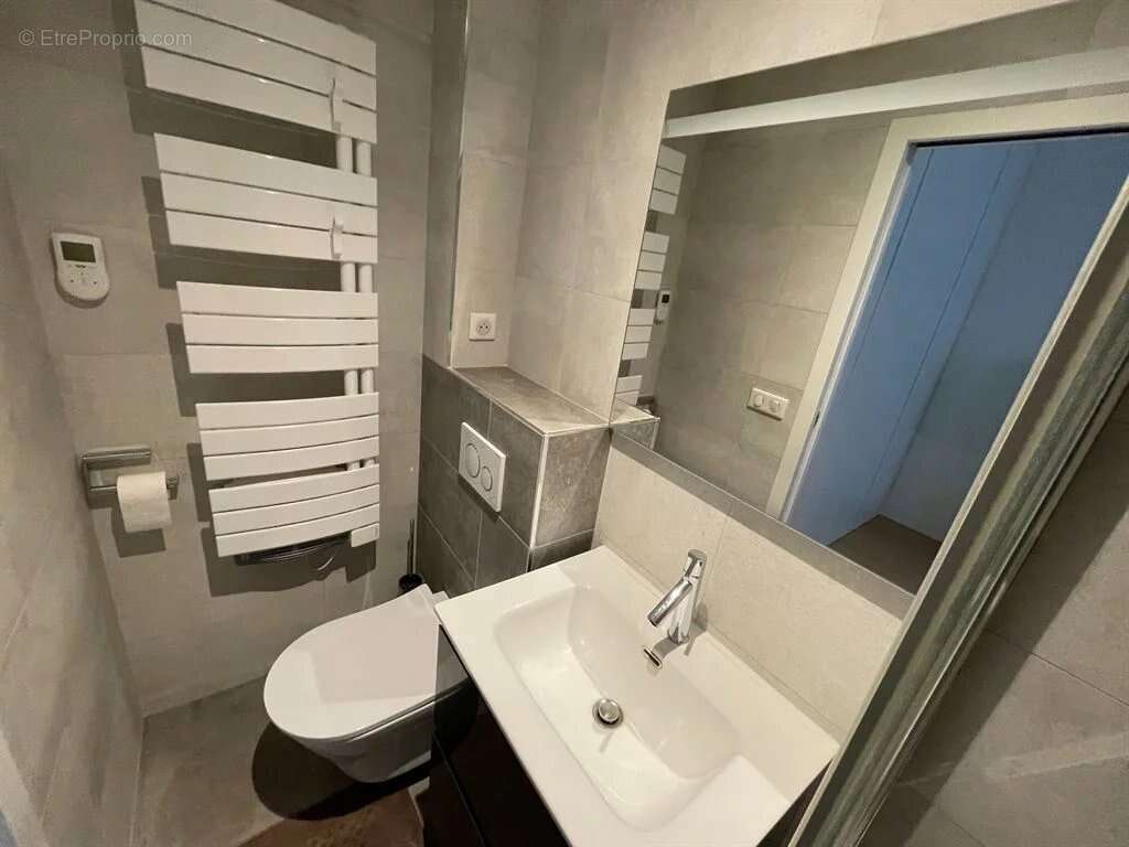 Appartement à PARIS-1E